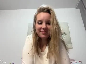 l1n4luv — Hiii, my name Lina !!!! GOAL: Show tummy #shy #18 #blonde #bigboobs  [29 tokens remaining]